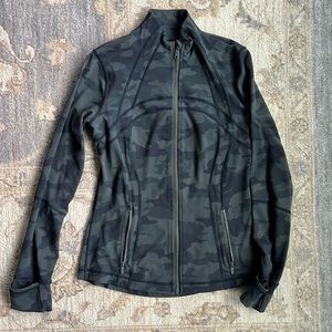 Lululemon Define Jacket - Size 8 - Camo Print